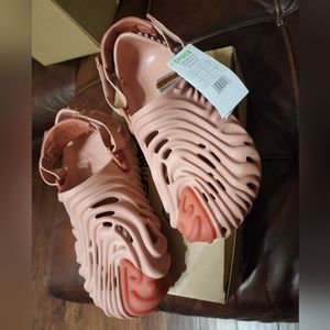 Crocs salehe bembury